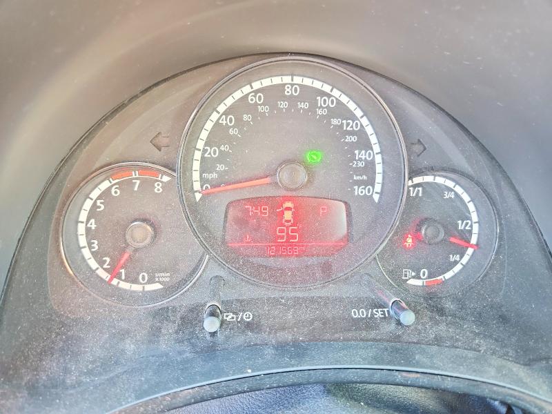 53827416 :رقم المزاد ، 3VWF17AT2EM642052 vin ، 2014 Volkswagen Beetle مزاد بيع