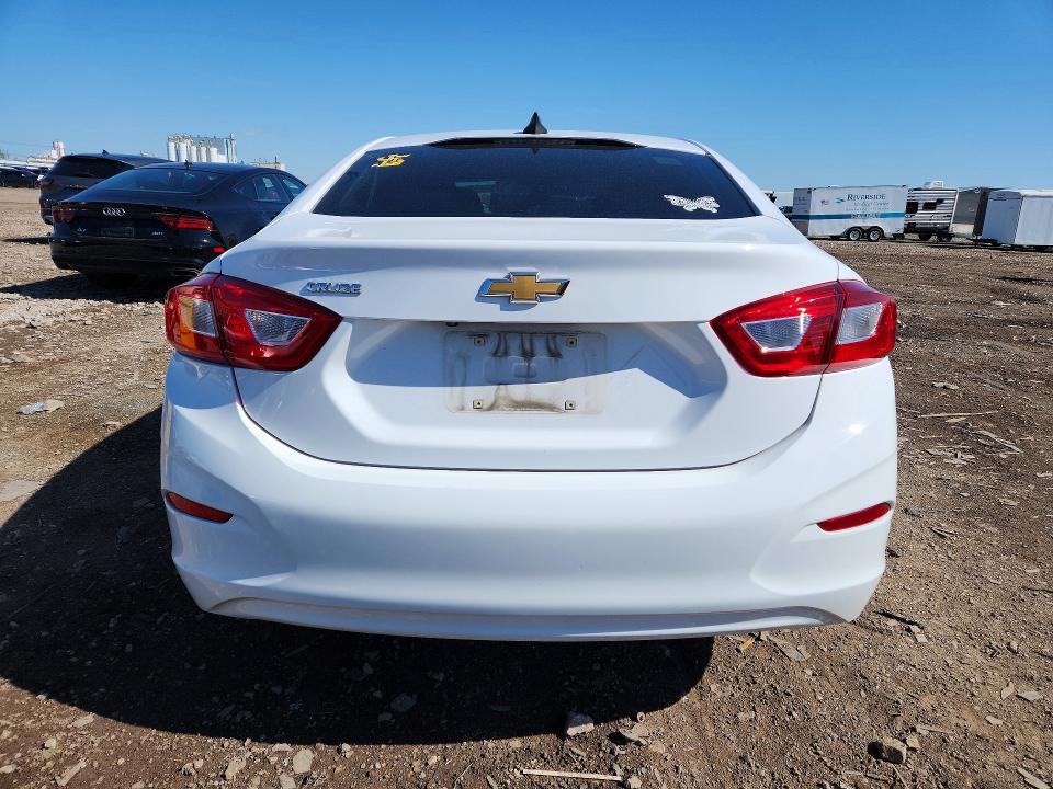 52240186 :رقم المزاد ، 1G1BC5SM6J7113403 vin ، 2018 Chevrolet Cruze مزاد بيع