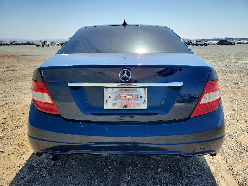 Продажа на аукционе авто 2012 Mercedes-benz C, vin: WDDGF4HB7CR220610, номер лота: 52166076
