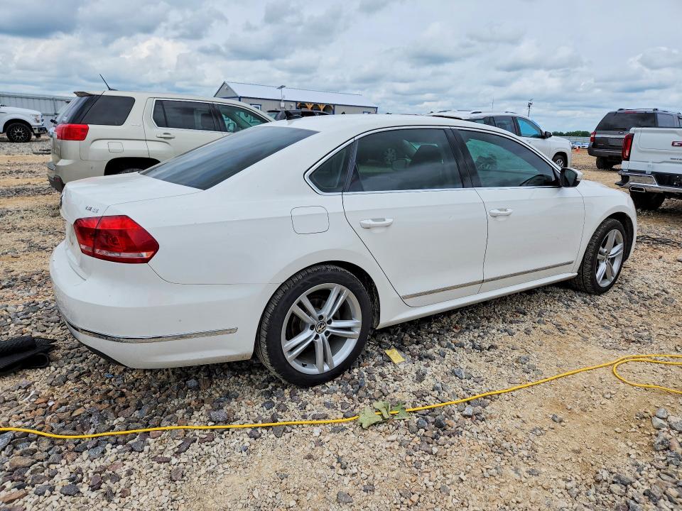 2015 Volkswagen Passat მანქანა იყიდება აუქციონზე, vin: 1VWBT7A31FC049472, აუქციონის ნომერი: 55057626