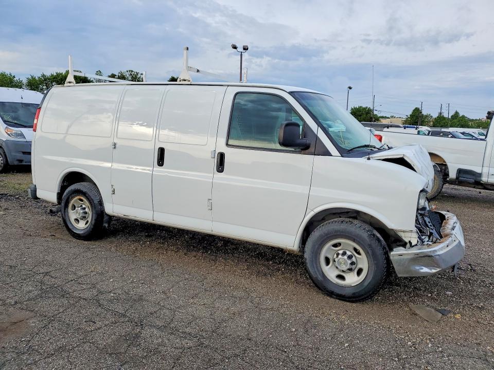 52020596 :رقم المزاد ، 1GCWGFCA0E1162290 vin ، 2014 Chev Express G2500 مزاد بيع