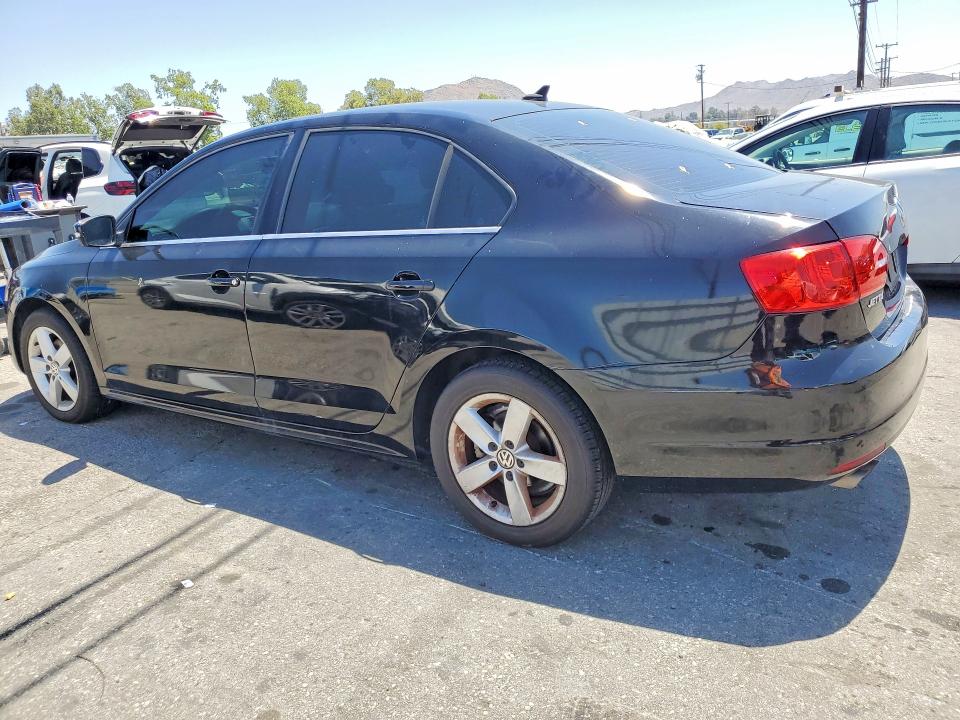 Продажа на аукционе авто 2014 Volkswagen Jetta, vin: 3VWLL7AJ0EM372900, номер лота: 52600036
