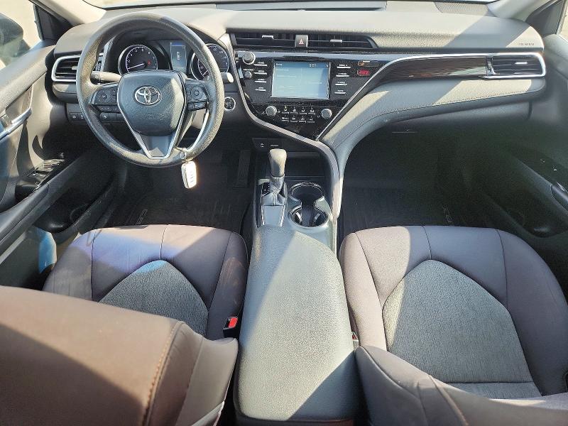 52081416 :رقم المزاد ، 4T1B11HK4JU107477 vin ، 2018 Toyota Camry مزاد بيع