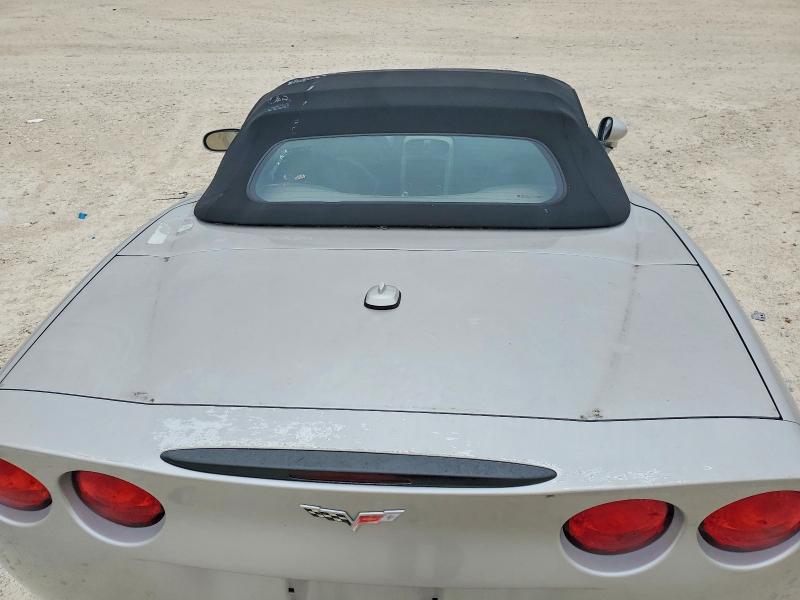 52819226 :رقم المزاد ، 1G1YY34U655123539 vin ، 2005 Chev Corvette مزاد بيع