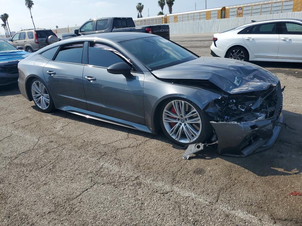 53319166 :رقم المزاد ، WUAPCBF27MN906541 vin ، 2021 Audi Rs7 مزاد بيع