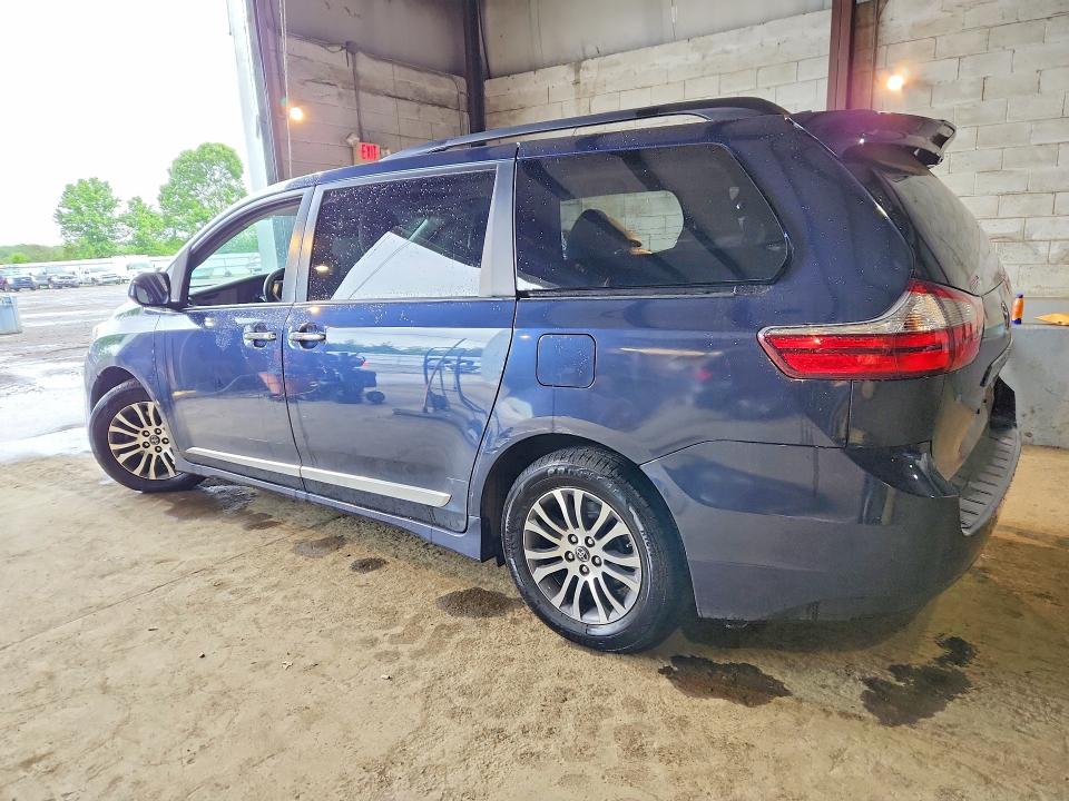 53874776 :رقم المزاد ، 5TDYZ3DC6JS954751 vin ، 2018 Toyota Sienna مزاد بيع