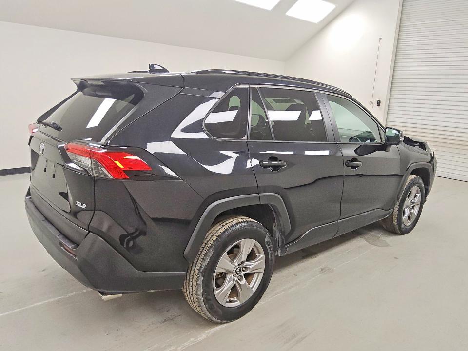 Продаж на аукціоні авто 2022 Toyota Rav4, vin: 2T3W1RFV0NW194093, номер лоту: 53635356