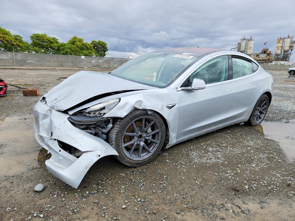 52555706 :رقم المزاد ، 5YJ3E1EA1JF016538 vin ، 2018 Tesla Model 3 مزاد بيع