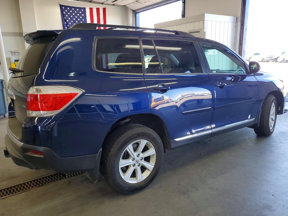 51911676 :رقم المزاد ، 5TDBK3EH4DS230047 vin ، 2013 Toyota Highlander مزاد بيع