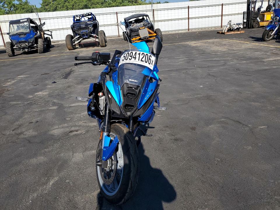 2025 Suzuki Gsx800 მანქანა იყიდება აუქციონზე, vin: JS1EM13B9S7100826, აუქციონის ნომერი: 50941206