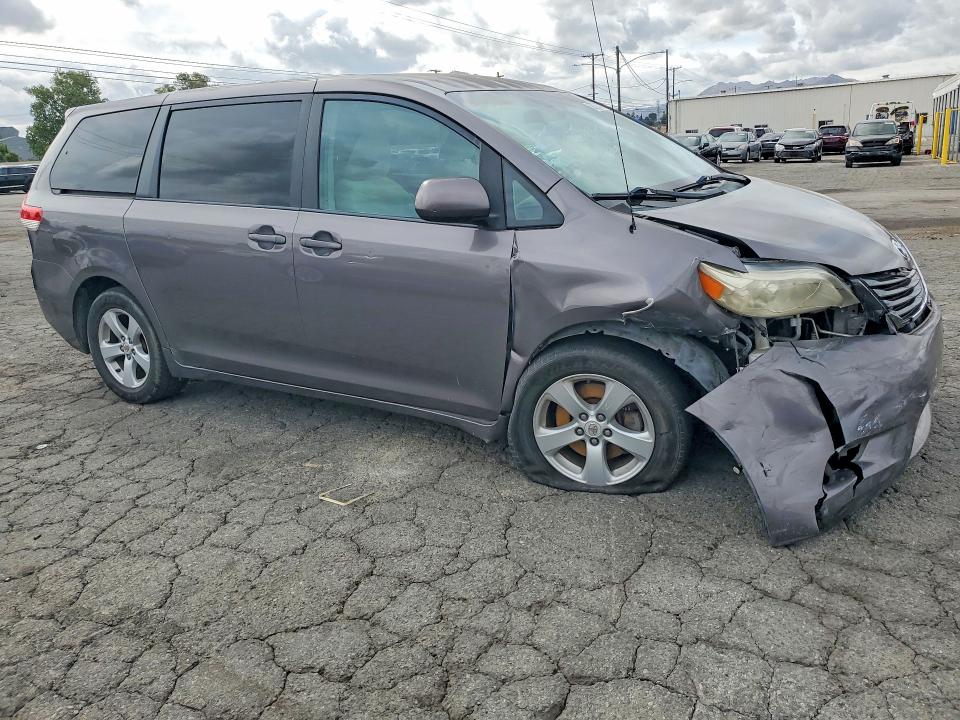 50739876 :رقم المزاد ، 5TDKA3DC4CS015503 vin ، 2012 Toyota Sienna مزاد بيع