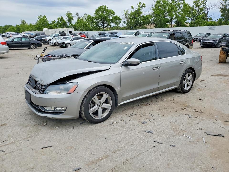 52906676 :رقم المزاد ، 1VWBP7A31EC017057 vin ، 2014 Volkswagen Passat مزاد بيع