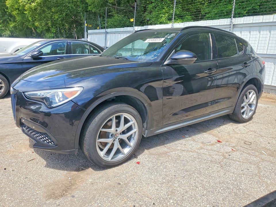 52468376 :رقم المزاد ، ZASFAKNN2J7B62395 vin ، 2018 Alfa Romeo Stelvio مزاد بيع