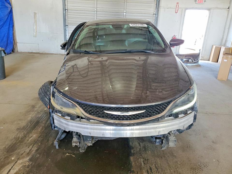 53523196 :رقم المزاد ، 1C3CCCCG4FN522385 vin ، 2015 Chrysler 200 مزاد بيع