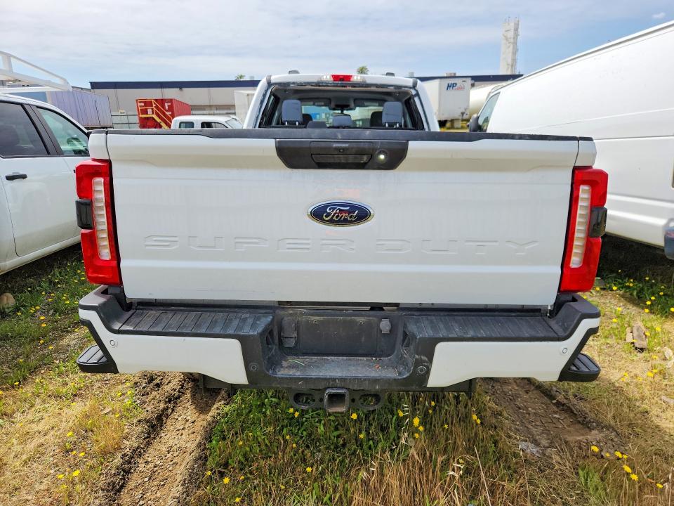 51350796 :رقم المزاد ، 1FT8W3BA1PED44605 vin ، 2023 Ford F350 مزاد بيع