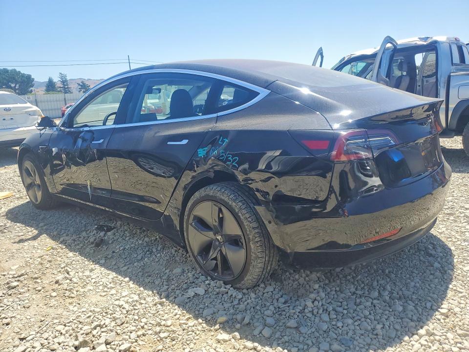 53825686 :رقم المزاد ، 5YJ3E1EA3JF034524 vin ، 2018 Tesla Model 3 مزاد بيع