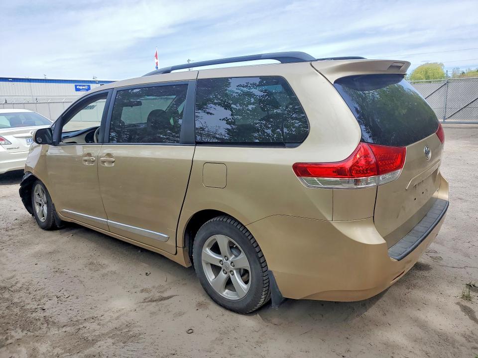 51625906 :رقم المزاد ، 5TDKA3DC9BS001269 vin ، 2011 Toyota Sienna مزاد بيع