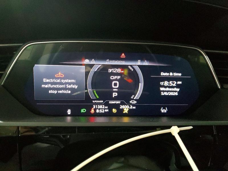 52542546 :رقم المزاد ، WA1LAAGE4NB032456 vin ، 2022 Audi E-tron مزاد بيع