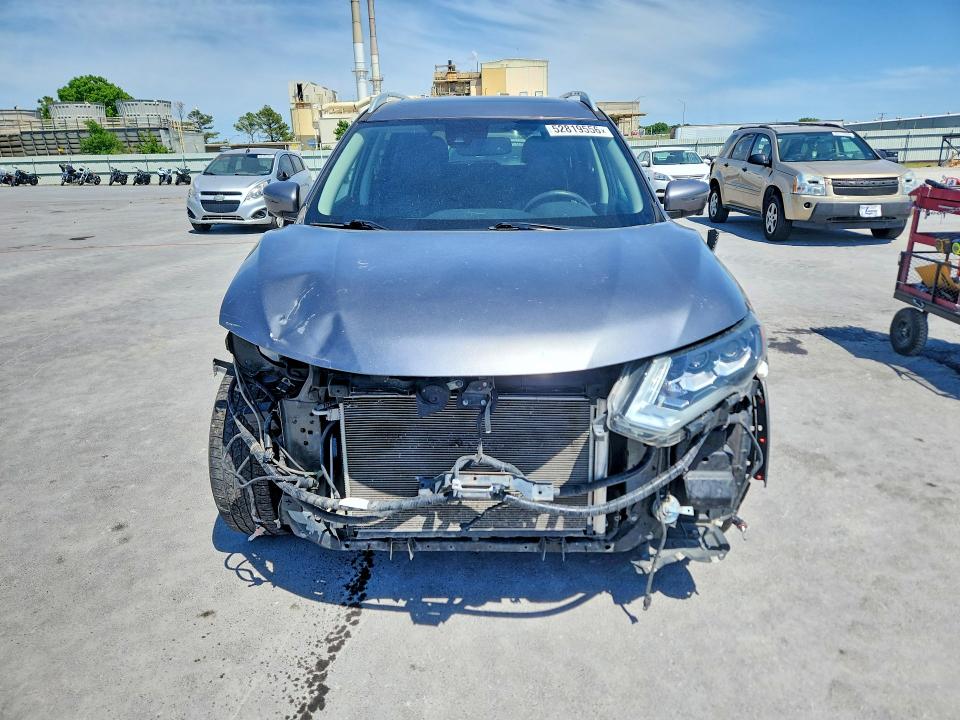 52819556 :رقم المزاد ، 5N1AT2MV6HC781562 vin ، 2017 Nissan Rogue مزاد بيع