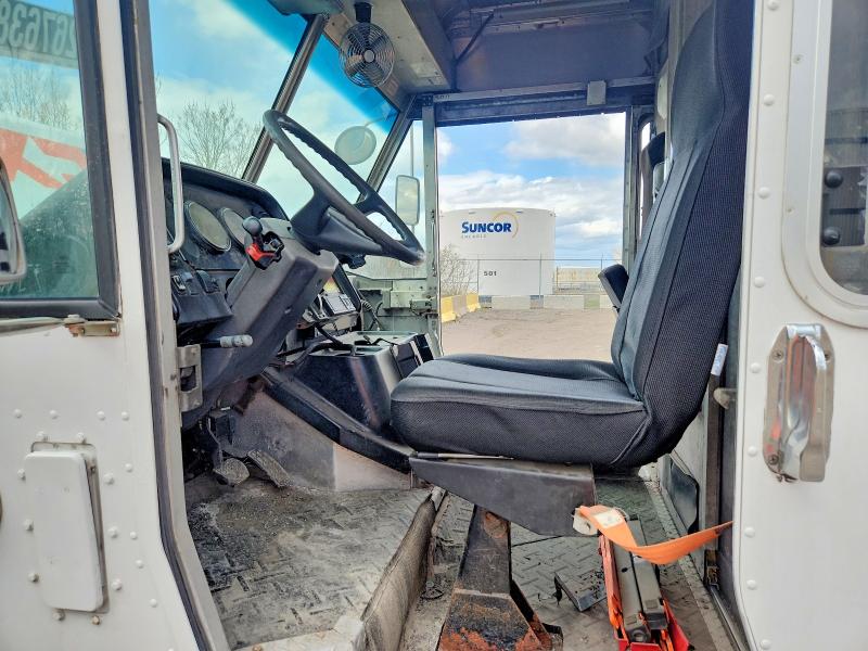 52676386 :رقم المزاد ، 4UZAANDU78CZ63480 vin ، 2008 Freightliner Chassis مزاد بيع