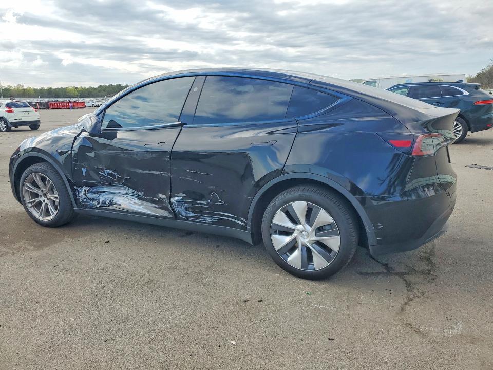 2024 Tesla Model Y მანქანა იყიდება აუქციონზე, vin: 7SAYGAEE4RF009102, აუქციონის ნომერი: 53639206