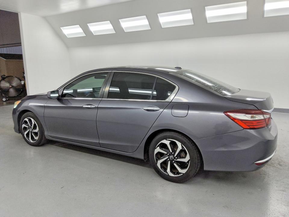 51768806 :رقم المزاد ، 1HGCR2F72HA095249 vin ، 2017 Honda Accord مزاد بيع