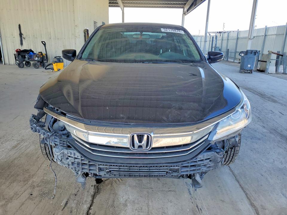 52178876 :رقم المزاد ، 1HGCR2F33HA180517 vin ، 2017 Honda Accord مزاد بيع