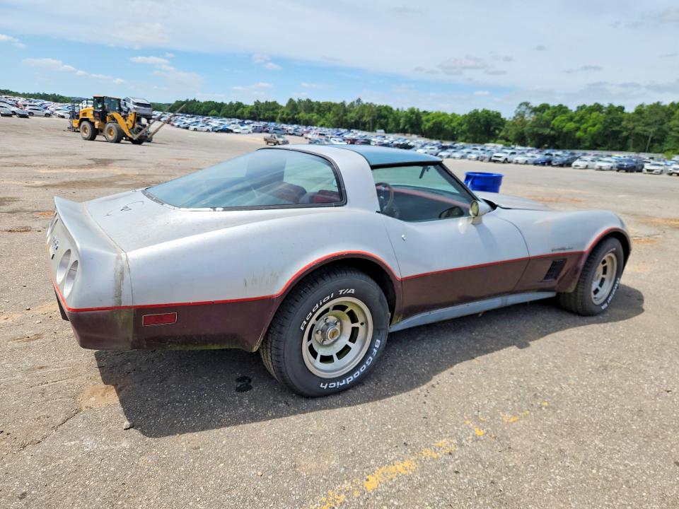 52528366 :رقم المزاد ، 1G1AY8785C100392 vin ، 1982 Chev Corvette مزاد بيع