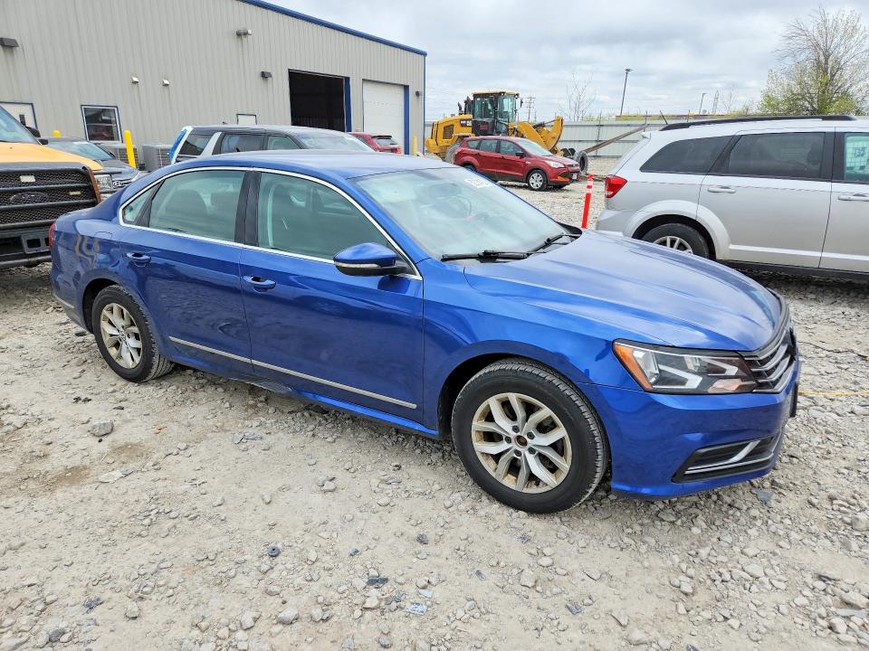 52734326 :رقم المزاد ، 1VWAT7A30HC026201 vin ، 2017 Volkswagen Passat مزاد بيع