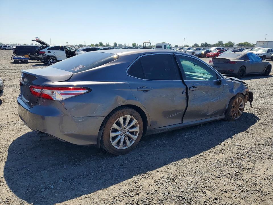 2018 Toyota Camry მანქანა იყიდება აუქციონზე, vin: 4T1B11HK9JU626332, აუქციონის ნომერი: 52433226