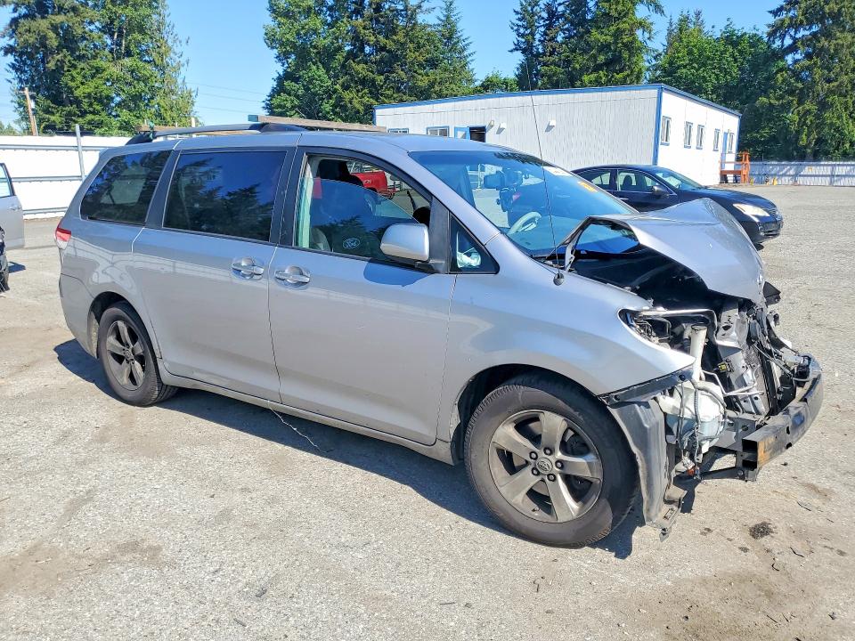Продаж на аукціоні авто 2011 Toyota Sienna, vin: 5TDKK3DC7BS032484, номер лоту: 55444256