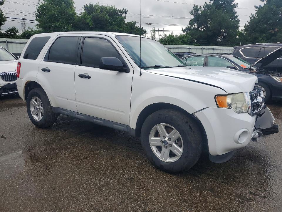 2011 Ford Escape მანქანა იყიდება აუქციონზე, vin: 1FMCU9C71BKA82807, აუქციონის ნომერი: 55156316