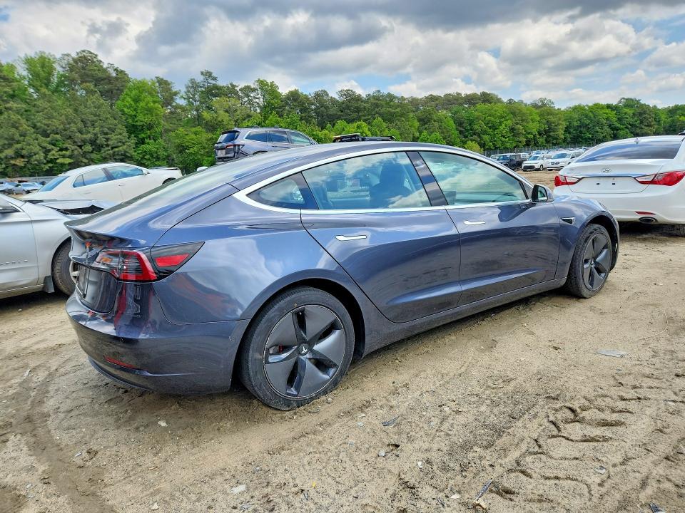 53410446 :رقم المزاد ، 5YJ3E1EA3JF153710 vin ، 2018 Tesla Model 3 مزاد بيع