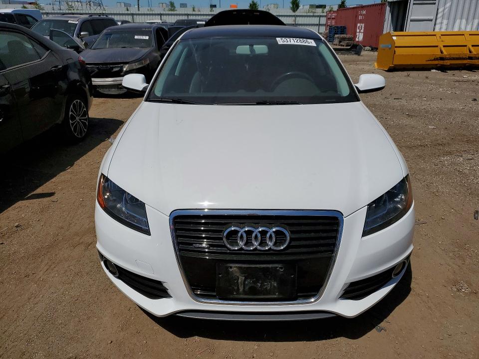 53712886 :رقم المزاد ، WAUDFAFM6BA055806 vin ، 2011 Audi A3 مزاد بيع