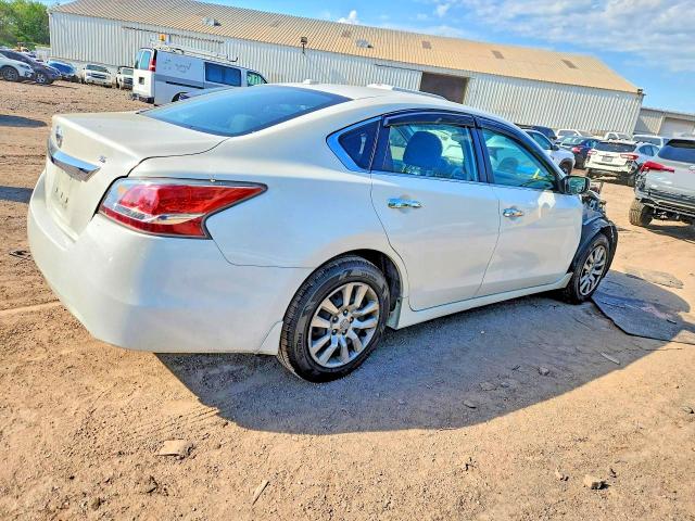 Продажа на аукционе авто 2015 Nissan Altima, vin: 1N4AL3AP9FN873367, номер лота: 52208436