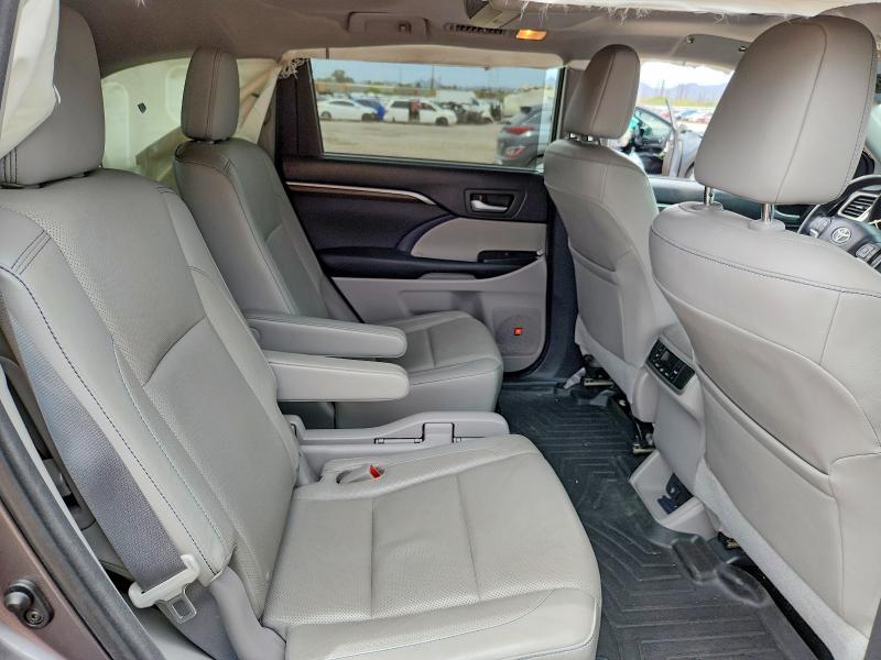 52506866 :رقم المزاد ، 5TDYKRFH1FS087590 vin ، 2015 Toyota Highlander مزاد بيع