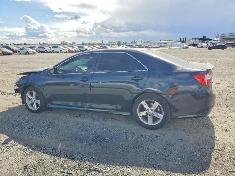 54892116 :رقم المزاد ، 4T1BF1FKXEU304437 vin ، 2014 Toyota Camry مزاد بيع