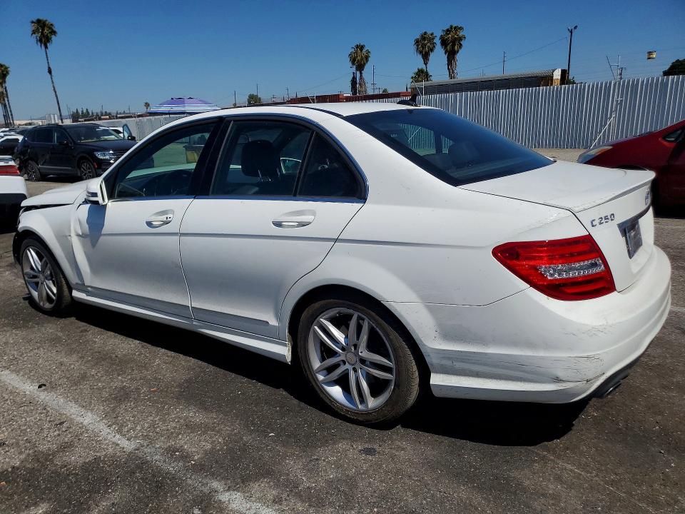 2014 Mercedes-benz C მანქანა იყიდება აუქციონზე, vin: WDDGF4HB7EA953175, აუქციონის ნომერი: 54133236