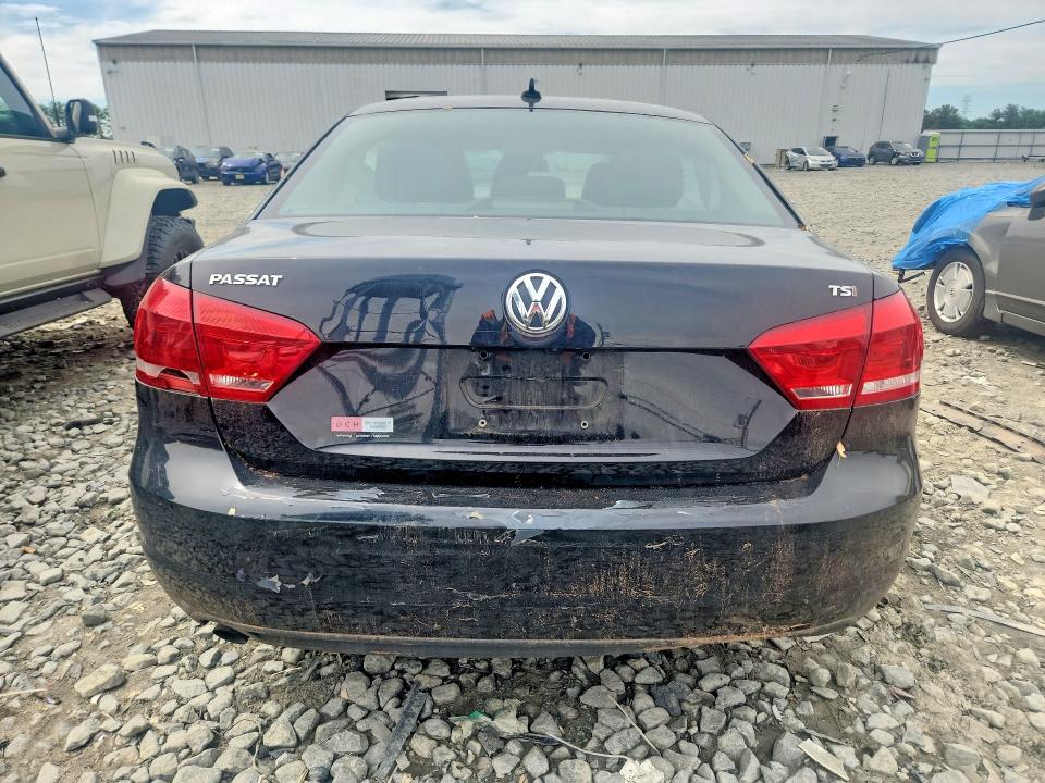 Продажа на аукционе авто 2015 Volkswagen Passat, vin: 1VWAT7A33FC072666, номер лота: 55183196