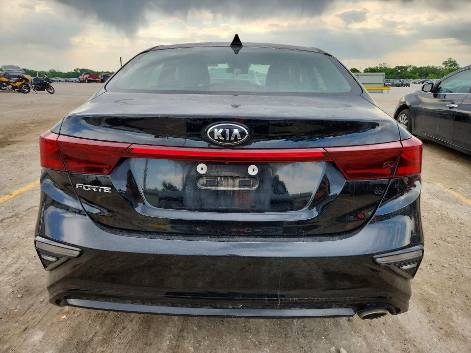 52604716 :رقم المزاد ، 3KPF24AD0ME290959 vin ، 2021 Kia Forte مزاد بيع