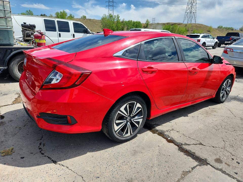 52925886 :رقم المزاد ، 2HGFC1E32JH645869 vin ، 2018 Honda Civic مزاد بيع
