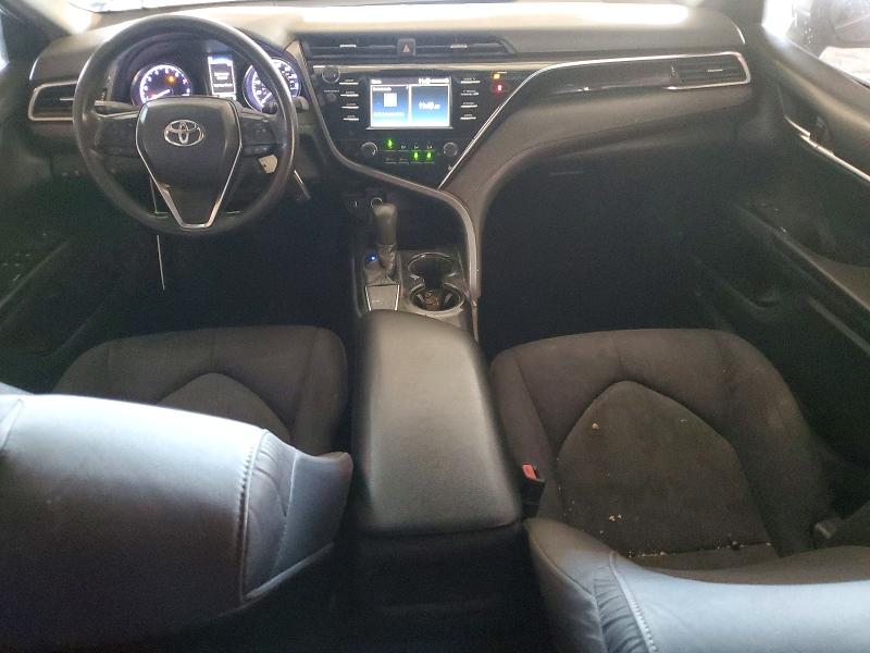 54642126 :رقم المزاد ، 4T1B11HK2JU645224 vin ، 2018 Toyota Camry مزاد بيع