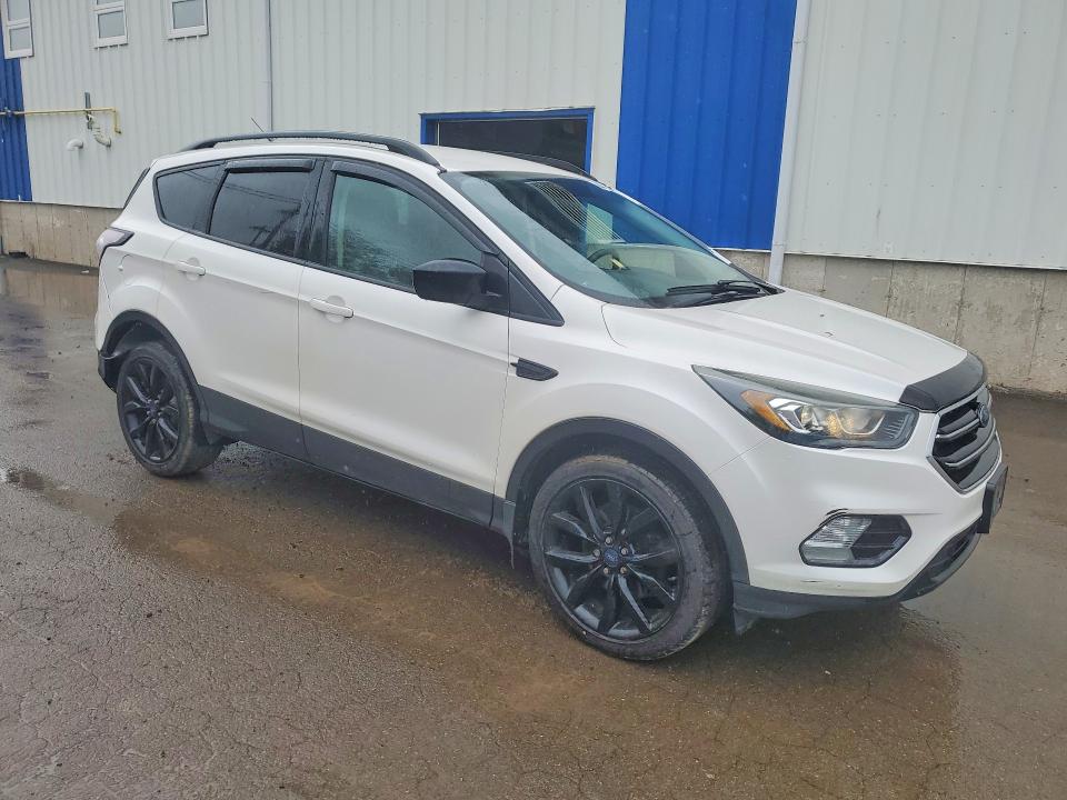 Продажа на аукционе авто 2017 Ford Escape, vin: 1FMCU9GD0HUE59852, номер лота: 55492486