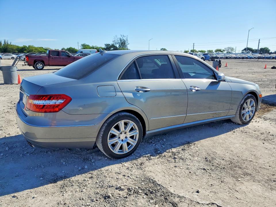 53940966 :رقم المزاد ، WDDHF5KB8DA693077 vin ، 2013 Mercedes-benz E مزاد بيع