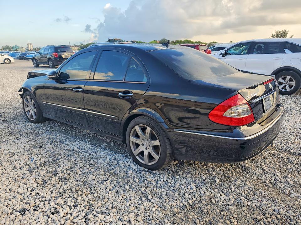 53383336 :رقم المزاد ، WDBUF56X07A990359 vin ، 2007 Mercedes-benz E مزاد بيع