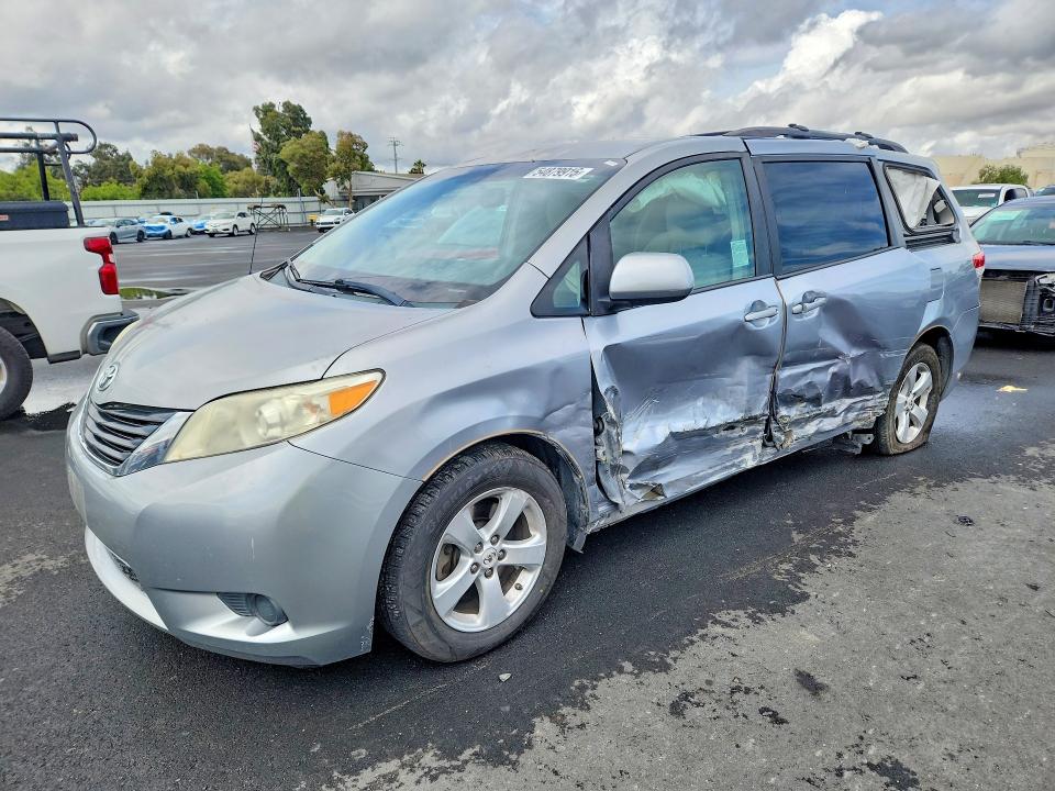 Продажа на аукционе авто 2012 Toyota Sienna, vin: 5TDKK3DC5CS272781, номер лота: 54879916