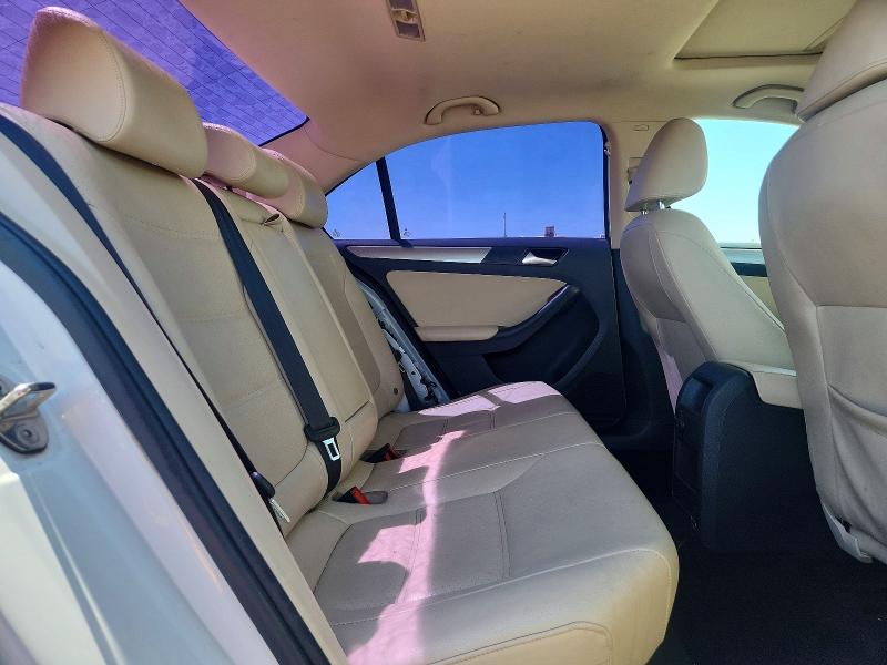 53913476 :رقم المزاد ، 3VWDB7AJ6JM237504 vin ، 2018 Volkswagen Jetta مزاد بيع