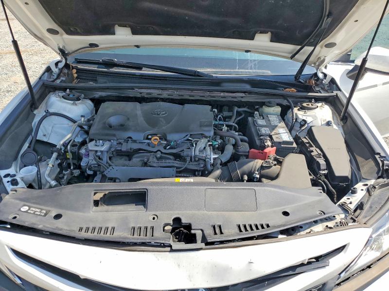 54633846 :رقم المزاد ، 4T1B11HK4JU101470 vin ، 2018 Toyota Camry مزاد بيع