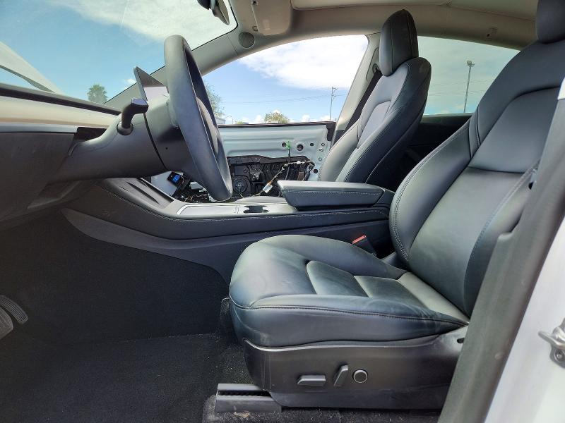 53756576 :رقم المزاد ، 7SAYGDEE7NF445986 vin ، 2022 Tesla Model Y مزاد بيع