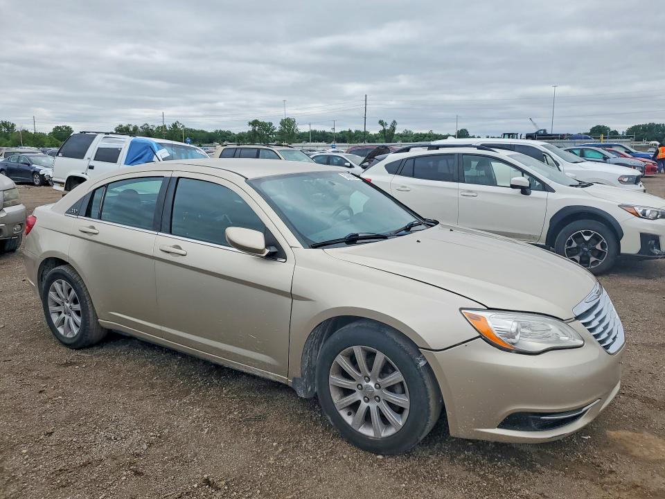 53999396 :رقم المزاد ، 1C3CCBBG3DN731643 vin ، 2013 Chrysler 200 مزاد بيع